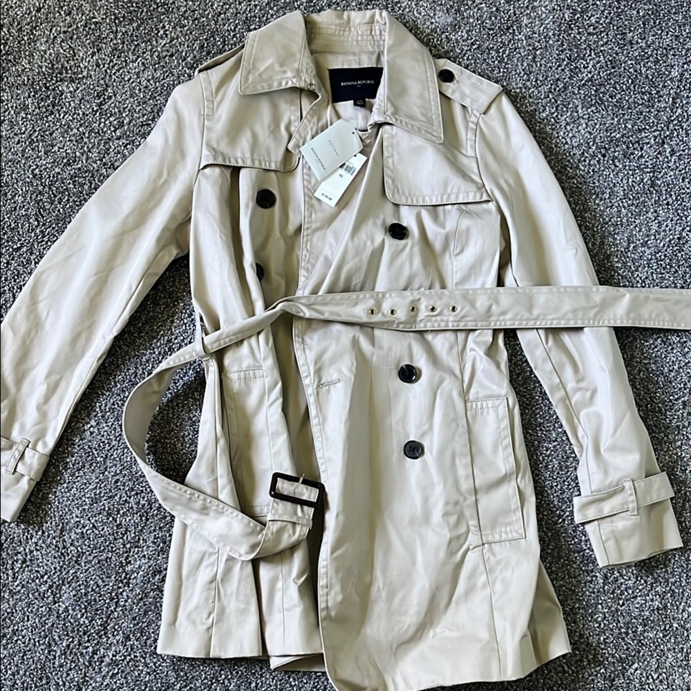 New with tags Banana Republic trench coat
